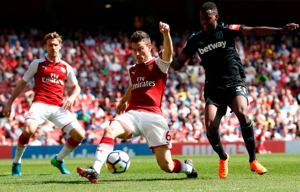 她在公开场 她在公开场