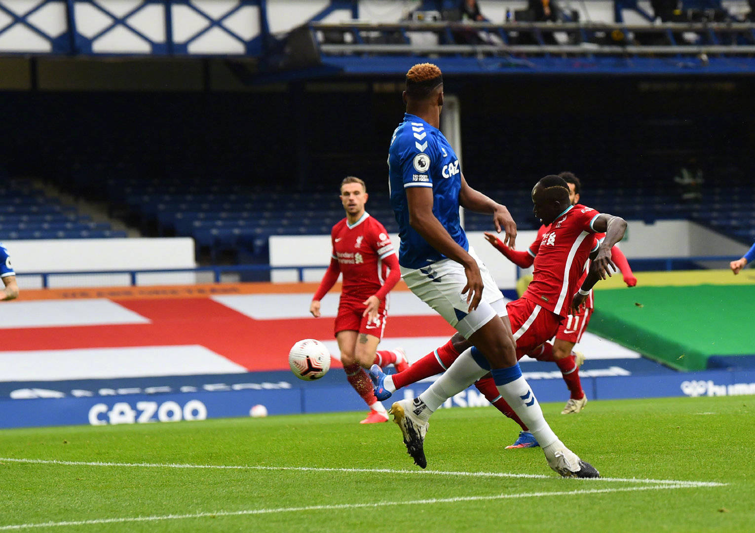 内已经在球 内已经在球